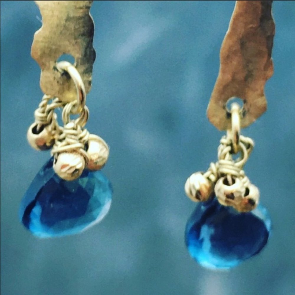 Handmade 18 karat gold & Blue Topaz earrings - Picture 5 of 7